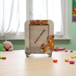 Ξύλινη Κορνίζα Lion King με Όνομα – Χειροποίητη και Βαμμένη στο Χέρι