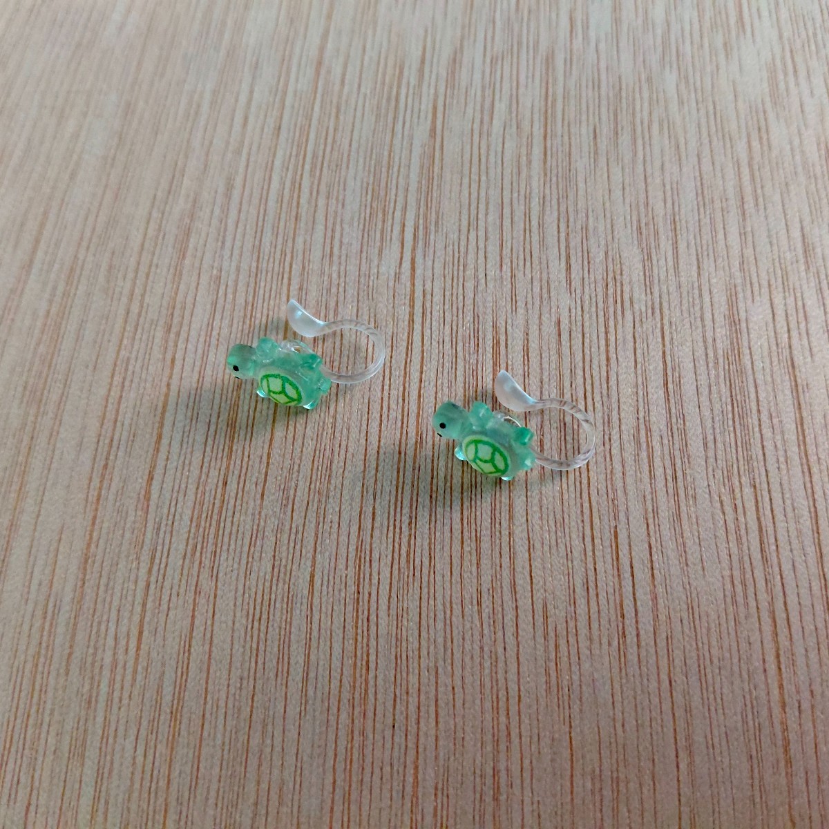 Χειροποίητα Glow in the Dark Σκουλαρίκια Χωρίς Τρύπα – Χελωνάκι Χειροποίητα Glow in the Dark Σκουλαρίκια Χωρίς Τρύπα – Χελωνάκι