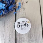 Χειροποίητη Κονκάρδα Bride to Be 58mm – Ιδανική για Bachelorette Party