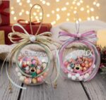 Χριστουγεννιάτικη Μπάλα Plexiglass Ταρανδάκι με Μπαλίτσες & Όνομα (Για Αγόρι ή Κορίτσι, 8-12εκ.)